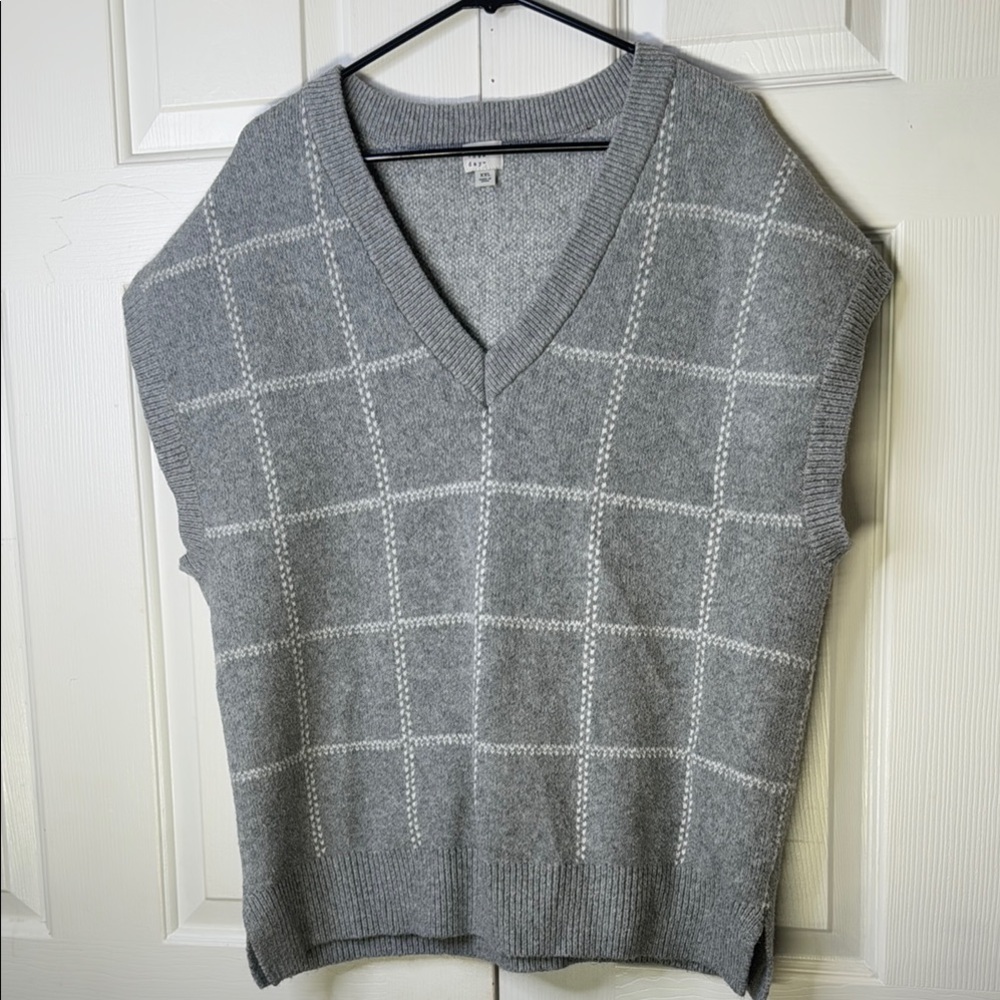 H&M Gray Checkered V-Neck Sweater Vest